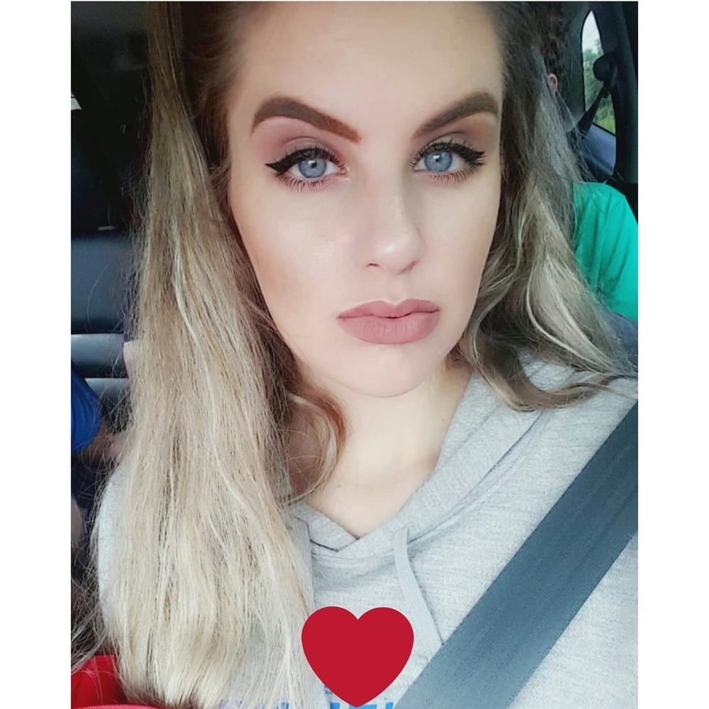 Meet your Posher, Lena